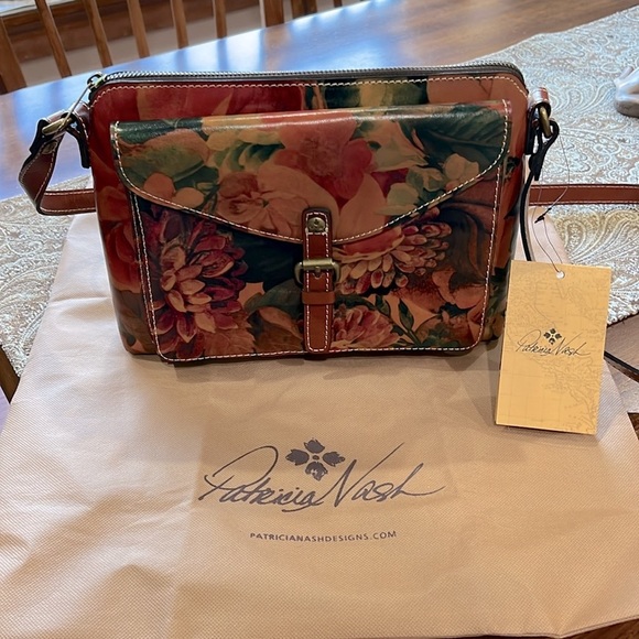 Patricia Nash Handbags - NWT Patricia Nash Avellino Leather Crossbody Bag